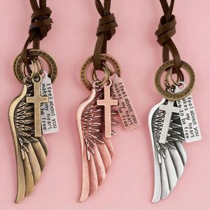 Collana Punk in Lega con Piuma Intrecciata, Ciondolo a Croce e Ala d'Angelo Placcato Bronzo Antico per Uomini e Ragazzi, per Feste - Product Image 1