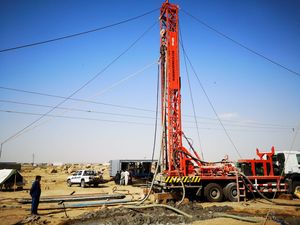 جهاز حفر مستعمل بمحرك ديزل هيدروليكي متنقل للبيع من المصنع مباشرة يستخدم في حقول النفط - Product Image 3