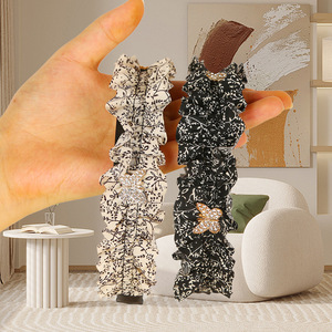 Serre-tête floral ondulé pour femme, couronne haute, antidérapant, avec décoration papillon, usage quotidien, printemps 2025, origine Yiwu - Product Image 1