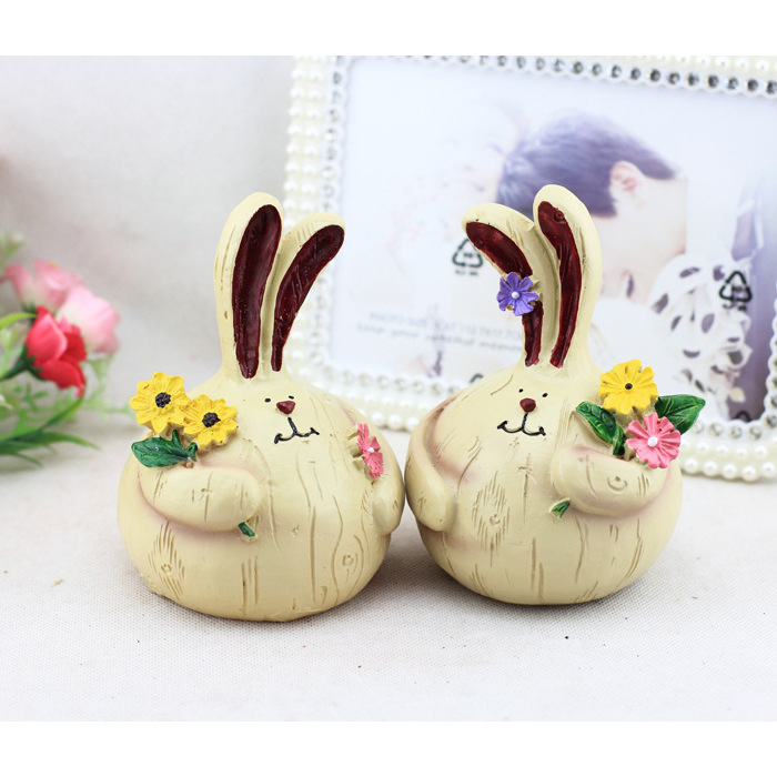 A pair of large garlic rabbits