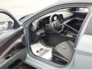 Venta al por mayor <span class=keywords><strong>de</strong></span> coches sedán usados Hyun-dai ELANTRA 2022 Modelo 1.5L CVT TOP Flagship Edition Lote <span class=keywords><strong>de</strong></span> ventas <span class=keywords><strong>de</strong></span> vehículos <span class=keywords><strong>de</strong></span> gasolina - Product Image 4