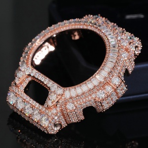 นาฬิกา <span class=keywords><strong>DW</strong></span>-6900 รุ่น Emerald Cut Ice Out <span class=keywords><strong>g</strong></span> <span class=keywords><strong>Shock</strong></span> ขอบหน้าปัดประดับเพชรโมอิสซาไนต์ เงินแท้ 925 ชุบโรเดียมและโรสโกลด์ นาฬิกา <span class=keywords><strong>g</strong></span> <span class=keywords><strong>Shock</strong></span> สำหรับผู้ชาย - Product Image 4