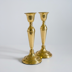 Bougeoirs élégants en laiton couleur or - Product Image 1