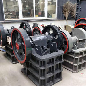 Concasseur de pierres mobile avec une capacité de 3 à 200 T/H pour diverses roches, petit concasseur à mâchoires à moteur diesel - Product Image 2