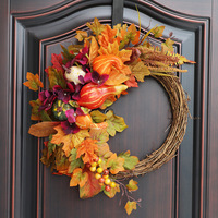 Couronne de porte pour Thanksgiving : Couronne artificielle de citrouilles et de baies, décoration de porte pour l'automne, décoration d'automne