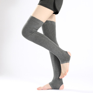 Nouvelles chaussettes hautes sans pieds en coton pour femmes, longues jambières pour la danse, le yoga et le ballet - Product Image 1