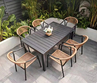 Ensemble de salle à manger d'extérieur JP Space Saving, table rectangulaire avec 6 chaises empilables en rotin pour bistrot, pub, hôtel