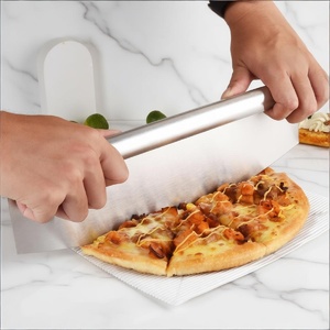 Tagliapizza Multifunzionale Sostenibile in Acciaio Inox, Stile Coltello da Chef <span class=keywords><strong>per</strong></span> <span class=keywords><strong>Pizza</strong></span>, Formaggio e <span class=keywords><strong>Pasta</strong></span> - Product Image 3