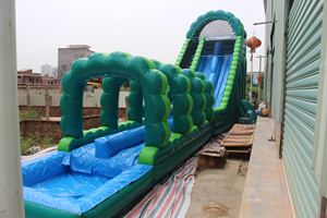 Toboggan aquatique géant gonflable en PVC et vinyle pour locations commerciales, scolaires, résidentielles et événementielles en extérieur - Product Image 3