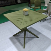 Ensemble de tables de restaurant en gros, mobilier de jardin moderne pour patio, tables de salle à manger carrées en plastique pour l'intérieur et l'extérieur, pour hôtel