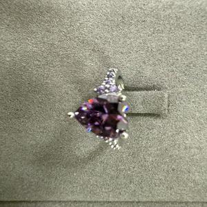 Cincin Wanita Mewah Berbentuk Hati dengan Zirkon Ungu Biru yang Dipadukan dengan Paduan Tembaga Berkilau yang Tidak Dapat Dihapuskan - Product Image 4