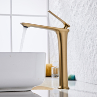 Grifo de lavabo ecológico, válvula de cerámica de un solo mango de latón, mezclador de aireador de ahorro de agua cromado para cocina y salón de Hotel