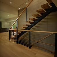 Colonne de balustrade en verre trempé transparent SJBT en acier inoxydable 304, résistante à l'eau et à la rouille, design contemporain