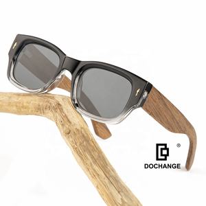 Nueva moda gafas de sol clásicas de madera recicladas diseñador Unisex logotipo personalizado venta al por mayor gafas de sol polarizadas baratas Lentes De Sol - Product Image 1