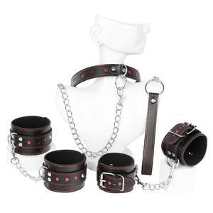 Set <span class=keywords><strong>de</strong></span> Bondage <span class=keywords><strong>de</strong></span> Cuero SM, Esposas, Collar <span class=keywords><strong>de</strong></span> Tracción con Decoración en Forma <span class=keywords><strong>de</strong></span> Corazón, Restricción para Adultos, Juguetes Sexuales para Entrenamiento <span class=keywords><strong>de</strong></span> Esclavos - Product Image 1