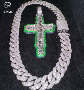 Pendentif croix en émail Vvs Moissanite personnalisé Pass Diamond avec testeur de chaîne cubaine Diamant taille émeraude Pendentifs hip hop en argent 925 - Product Image 1