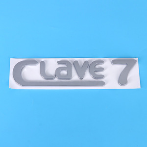 Emblème de voiture chromé Uichi Clave7, plaque décorative en métal, taille et couleur personnalisables - Product Image 1