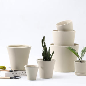 עציץ קרמי ירוק בצבע תה כהה נורדי, צבע ריסוס מלאכותי, מגש סופג מים נושם לעציצים שולחניים - Product Image 3