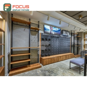 Système d'affichage commercial sur mesure pour l'intérieur des boutiques, matériaux mixtes, design intérieur commercial, franchise de magasin de vêtements - Product Image 3