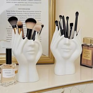Creative Face-Shaped Vase White And Black PP Material For Living Room Home Decoration - Product Image 2