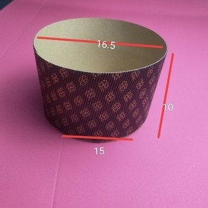 Vassoio di Carta per Panettone di Alta Qualità 500g con Pareti Microperforate per Calore Uniforme in Panetterie Tradizionali - Product Image 2