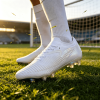Chaussures de football pour hommes en TPU respirant de haute qualité, design à crampons, nouvelle collection, imperméables, durables, écologiques, portables, pour l'extérieur QFH