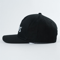 Op maat gemaakte grijze Oxford 5-panel gestructureerde honkbalpetten met luipaard-/stippenpatroon en geborduurd logo