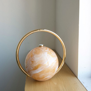 กระเป๋าคลัทช์อะคริลิคสไตล์ไฮเทคยุโรปอเมริกัน ลายหินอ่อน พร้อมตัวล็อคแบบชุบเคลือบสีแทนจิง - Product Image 1