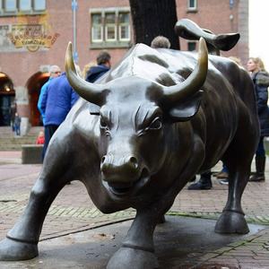 Statua di Toro di Wall Street in Bronzo Scolpito a Grandezza Naturale, Scultura Animale Moderna per Esterni di Alta Qualità con Tecnica di Fusione - Product Image 3