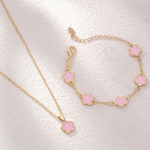 Conjunto de joyería de moda para mujer, collar y pulsera con baño de oro y flor de cinco pétalos - Product Image 5