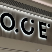Enseigne LED d'extérieur personnalisée 3D rétroéclairée noire logo commercial lettres lumineuses LED logo pour devantures de magasins
