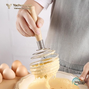Batidor de huevos de acero inoxidable con mango de madera, batidor manual para mezclar crema y masa, herramienta de cocina - Product Image 2