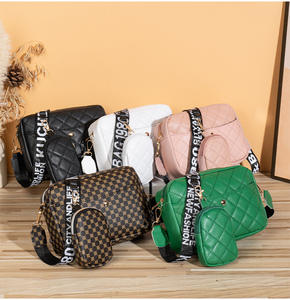 <span class=keywords><strong>Sac</strong></span> à bandoulière matelassé brodé de style rétro avec porte-monnaie et large bandoulière à lettres - Product Image 1