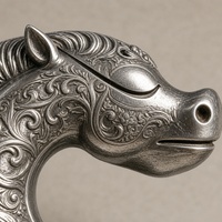Pièce de collection en métal sculptée à la main représentant un cheval du zodiaque / Symbole de la victoire et de l'endurance, Patrimoine culturel immatériel