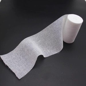 Venda de gasa médica Hualu de 10 cm x 6 m, rollo de algodón estéril para el cuidado de heridas - Product Image 1