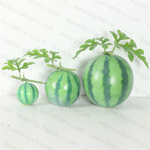 Pastèque en fausse mousse de fruits d'été artificiels directs d'usine avec des feuilles de vigne pour la décoration de zoo de parc d'attractions de jardins botaniques - Product Image 3