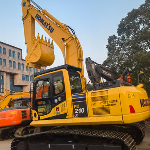 Best Selling Used Komatsu PC210LC Excavator 21 Ton Operating <b>Weight</b> Secondhand Construction <b>Machinery</b> From China - Product Image 2
