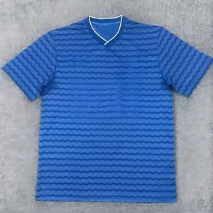 Camisetas de Fútbol Sublimadas Personalizadas con MOQ Bajo, Transpirables, de Manga Corta, con Logotipo y Números del Equipo, 100% Poliéster - Product Image 1