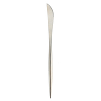 Ensemble de couverts élégant et moderne en acier inoxydable, cuillère et fourchette pour le dîner