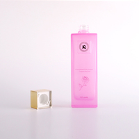 Bouteilles de rêve de toner de style carré rose de 200ml Conteneur cosmétique Soins de la peau Bouteille d'emballage en verre personnalisée