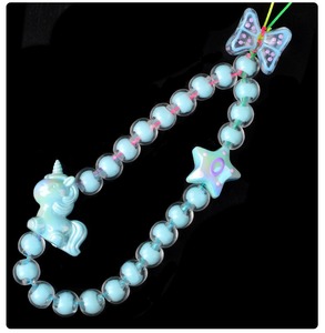 Juego de Cuentas de Plástico Coloridas - Formas de Flores, Animales y Dibujos Animados para Hacer Pulseras y Proyectos de Joyería/Manualidades Ecológicas - Product Image 6
