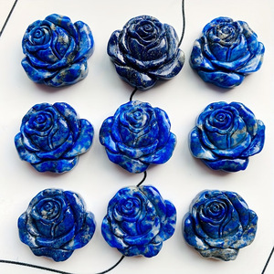 Piedra suelta de lapislázuli azul profundo natural con corte rosa y puntos dorados, flor de cristal en forma de rosa, cabujón para joyería y artesanía. - Product Image 4