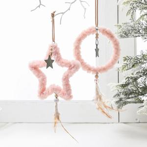 Décorations suspendues de Noël en peluche étoile et plume de chérubin-Carillon éolien festif et ornements de pentagramme pour arbre et maison - Product Image 2