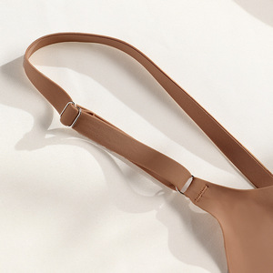 Ensemble de lingerie sexy respirante pour femmes, soutien-gorge push-up sans couture et culotte string avec bretelles réglables – Vente en gros - Product Image 4