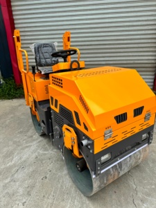 Rodillo Compactador Estático de Doble Tambor Amarillo con Motor Diésel para Construcción - Product Image 5