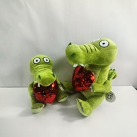 Peluche personnalisée Crocodile en train de câliner un cœur rouge, poupée en peluche, cadeaux pour enfants