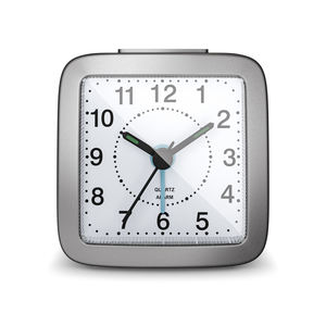 Réveil carré classique argenté de 3 pouces avec aiguilles lumineuses et sonnerie progressive - Product Image 1