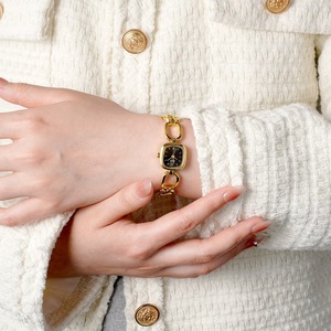 Reloj Cuadrado Dorado para Mujer, Brazalete de Eslabones Grandes Único, Esfera Blanca con Diseño de Rayos de Sol, Elegante Reloj de Pulsera de Cuarzo - Product Image 3