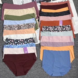 Tangas de mujer de seda helada, transpirables, de color liso <span class=keywords><strong>y</strong></span> con estampado floral, surtidas, de un solo pieza, existencias restantes de pedidos europeos <span class=keywords><strong>y</strong></span> americanos. - Product Image 1