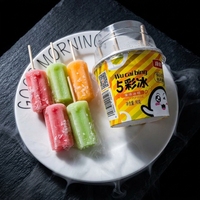 Glaçons aux saveurs fruitées colorées très populaires en boîte de 24 pièces